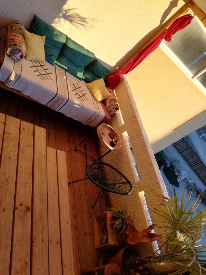L'escale, A 30m. *